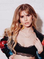 Carlson young tits